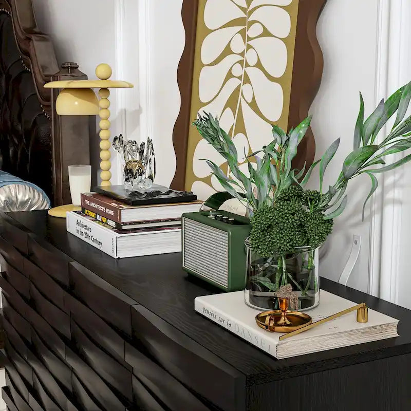 Buffet moderne noir avec grand espace de rangement en laque