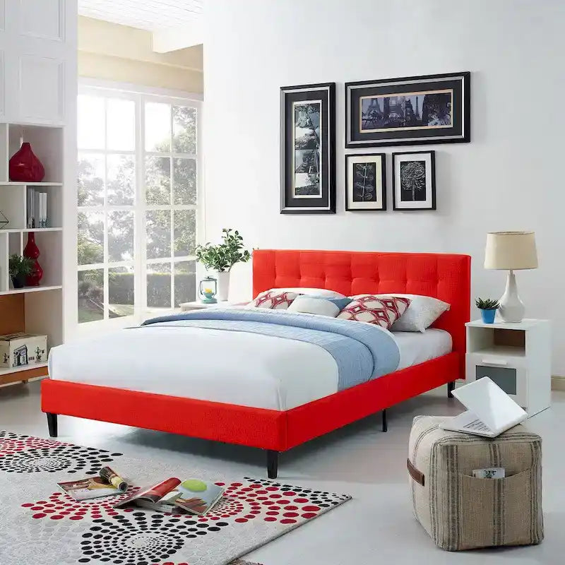 Lit plateforme Queen tapissé